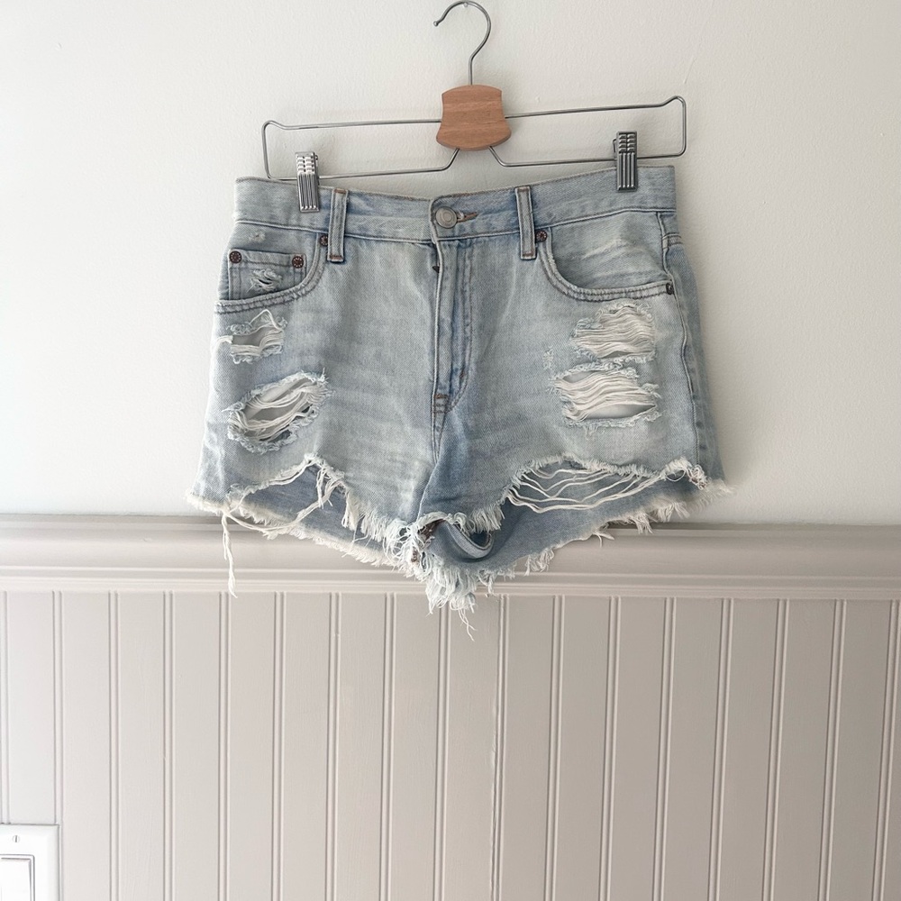 Aeropostale Women’s Size 4 Vintage High-Rise Jean Shorts Distressed Light Wash